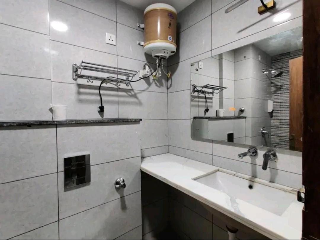 Hotel Bsh Group Noida Esterno foto